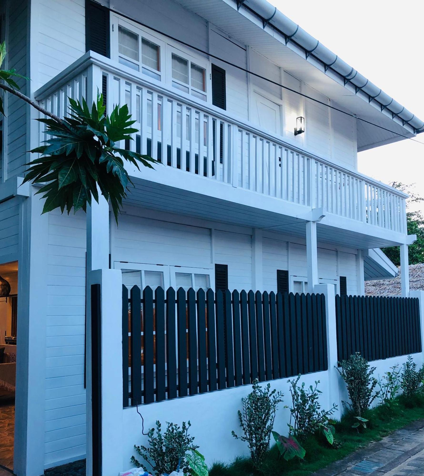 The White House On Bunaken Island Buitenkant foto